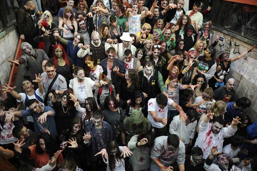 A crowd of zombies, walking dead