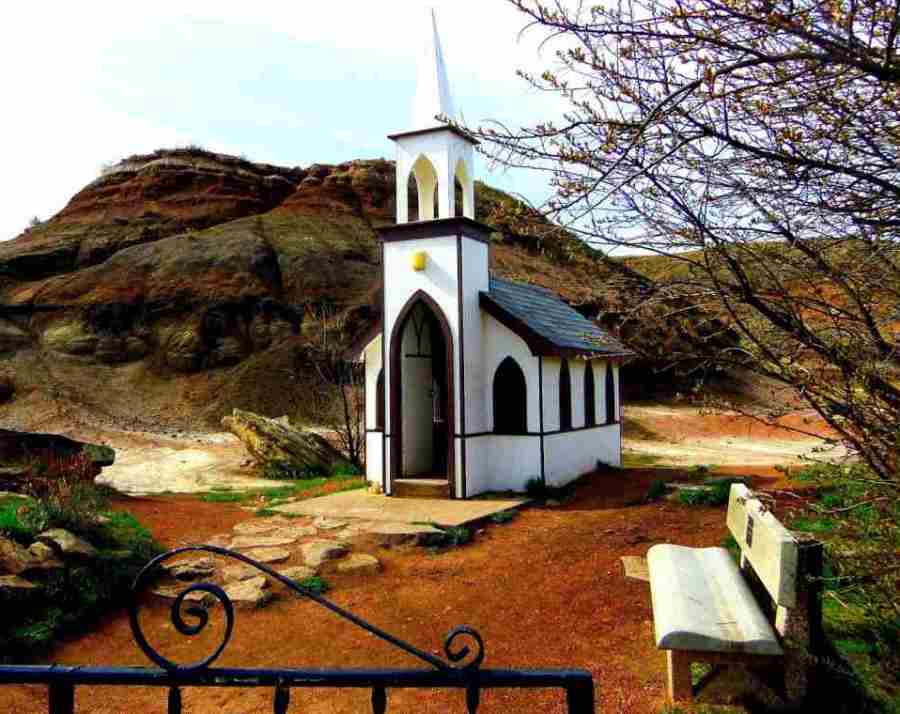 Drumheller Little Church on the Dinosaur Trail