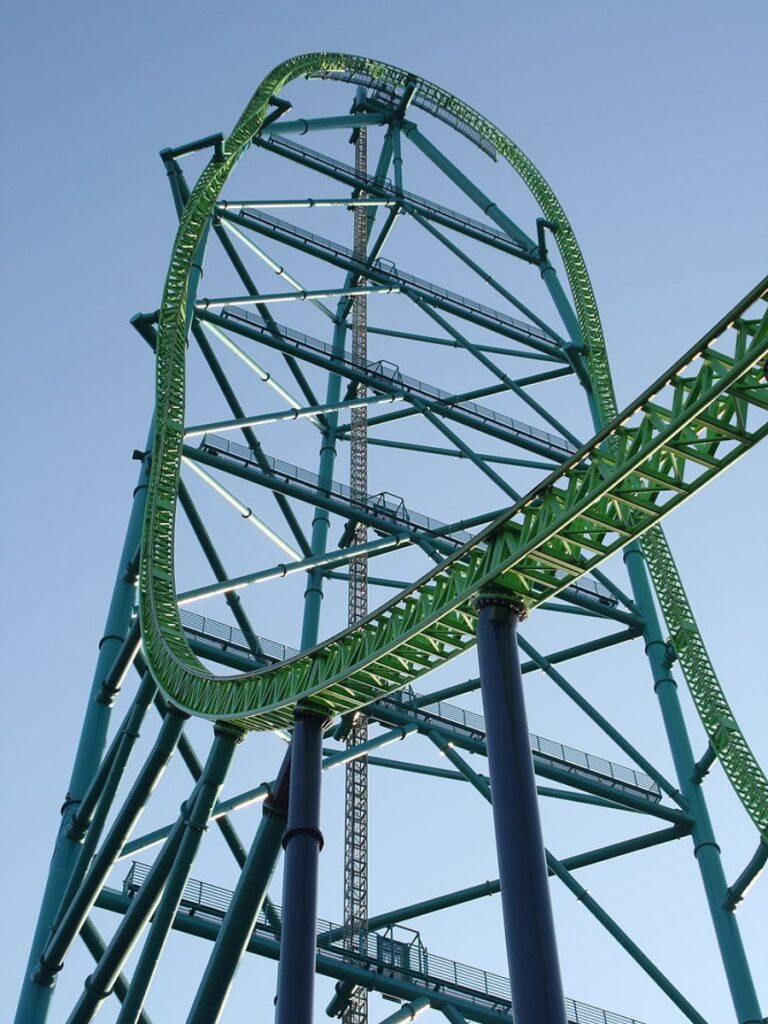 King Ha rollercoaster - six Flags 418 of vertical drop
